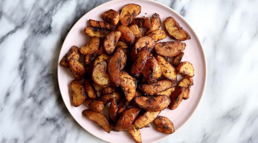 Kelewele served on a plate