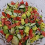 Kachumbari ya embe na parachichi (Mango & Avocado Salad)
