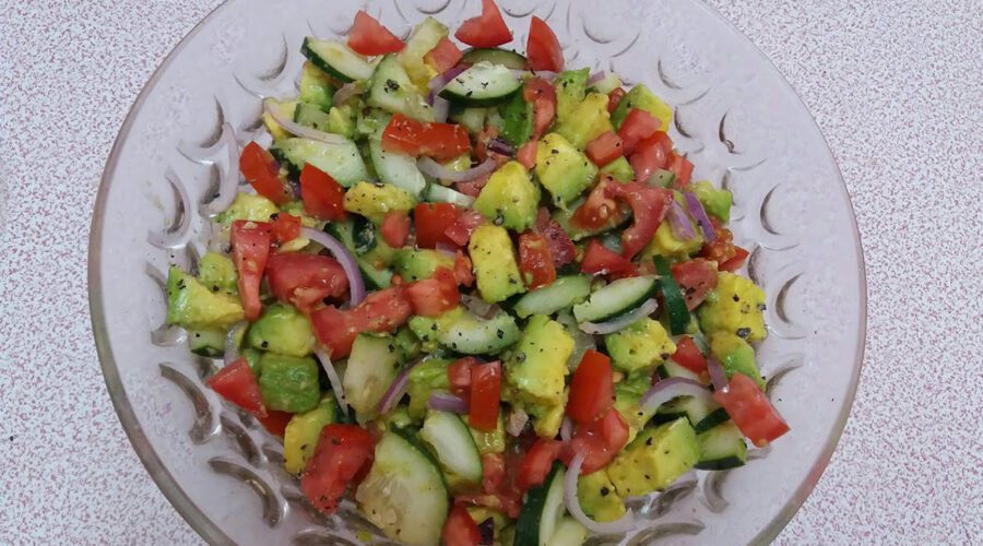 Kachumbari ya embe na parachichi (Mango & Avocado Salad)