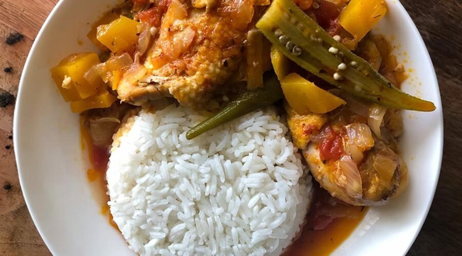 Angolan Moamba de Galinha